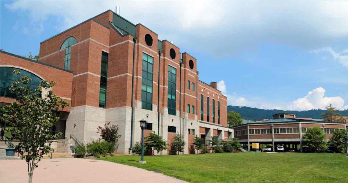 [Dự Đoán Quý 3] Topic schools and universities