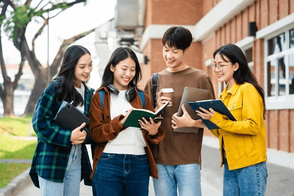 [Dự Đoán Quý 3] Topic university students