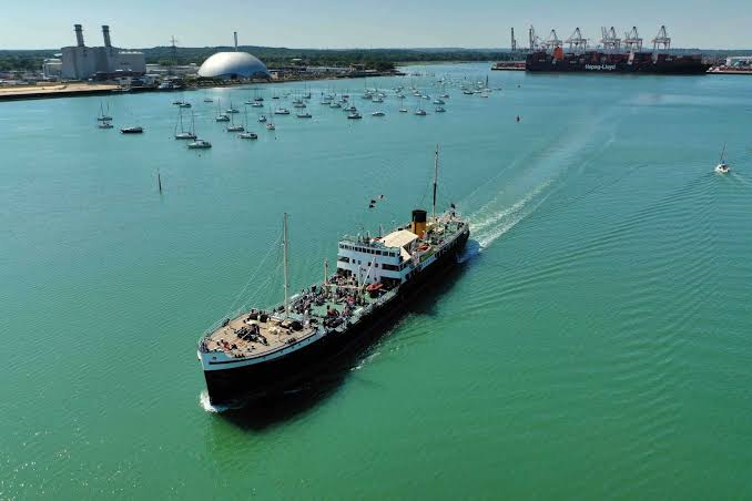 Steam across the water - PASSAGE 1