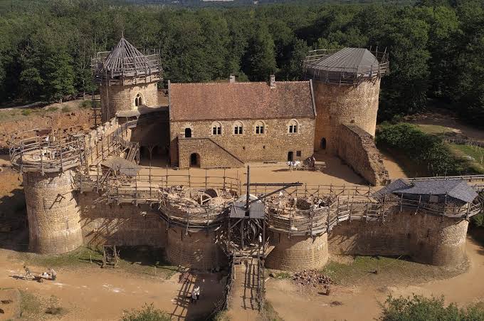 BUILDING A CASTLE - PASSAGE 1